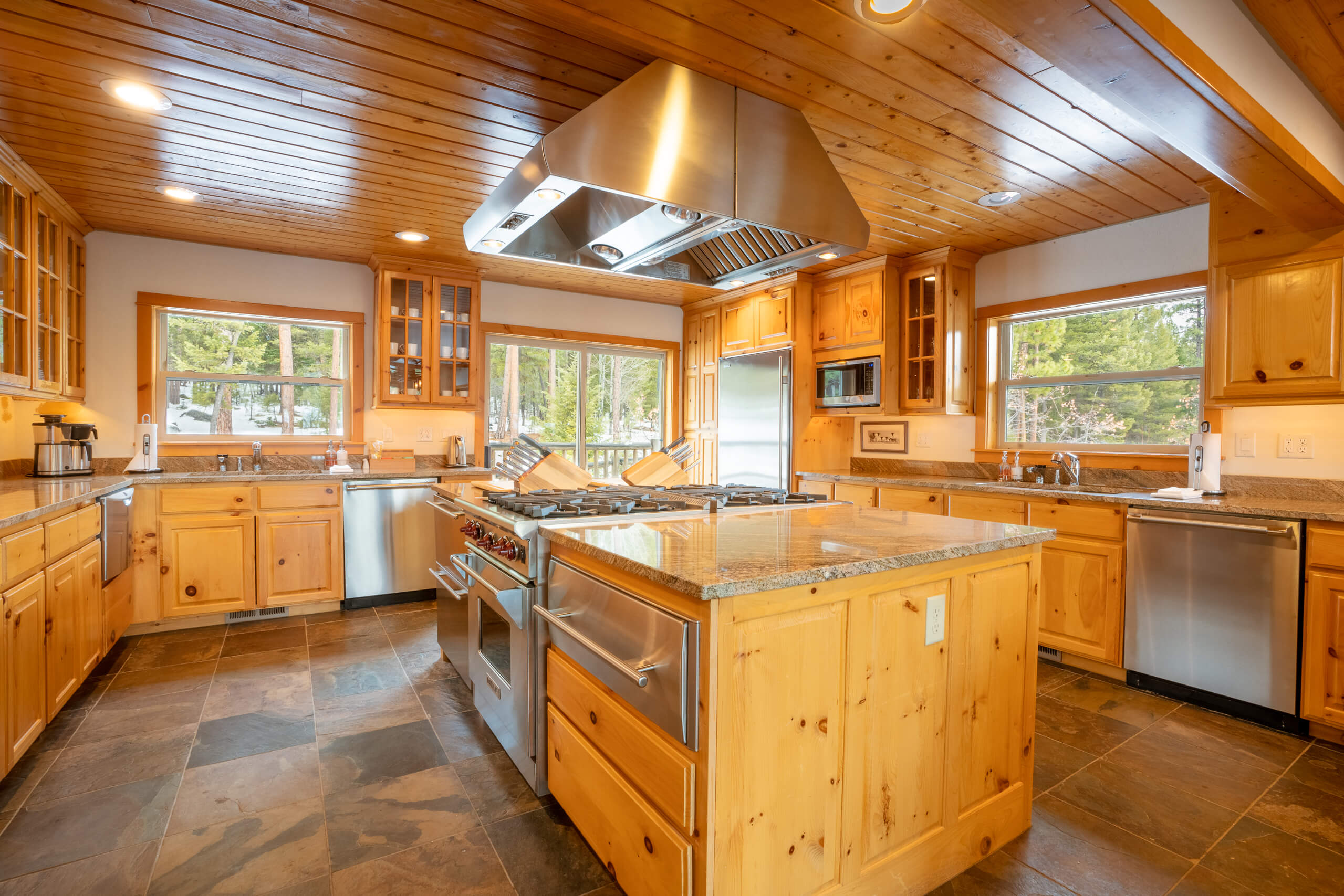 Three Bedroom Luxury Cabin - Triple Creek Ranch